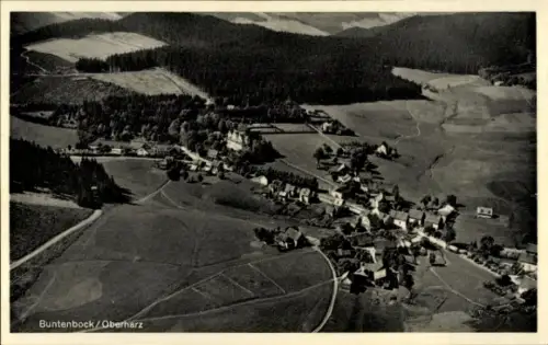 Ak Buntenbock Clausthal Zellerfeld Oberharz, Luftaufnahme von  Oberharz, Landschaft, Gebäude, Wal