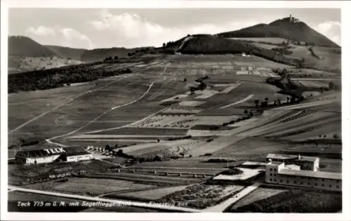 Ak Owen unter Teck Württemberg, Burg Teck, Segelfluggelände, Fliegeraufnahme