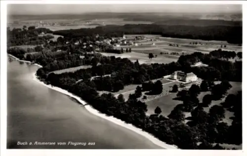Ak Buch am Ammersee Inning Oberbayern, Luftaufnahme von  Boot auf dem Wasser, grüne Landschaft