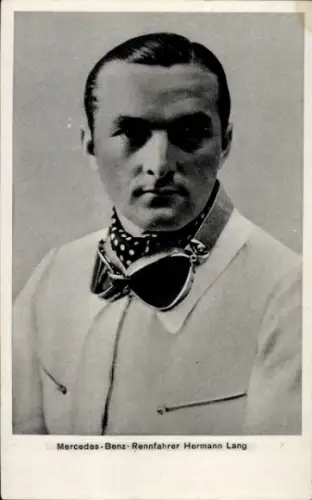 Ak Autorennfahrer Hermann Lang, Mercedes Benz, Portrait mit Fahrerbrille