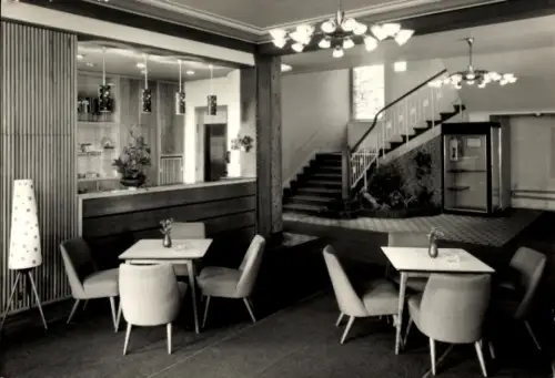 Ak Plauen im Vogtland, Deils Hotel KG, Bahnhofstraße 17, Empfangshalle