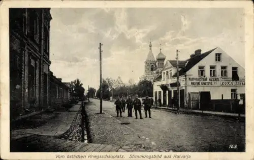 Ak Kalvarija Kalvarja Litauen, östlicher Kriegsschauplatz, Straßenpartie, deutsche Soldaten