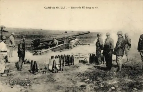 Ak Mailly le Camp Aube, Camp de Mailly, französisches 155er Geschütz, Soldaten, Munition