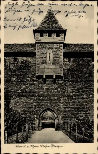 Ak Worms am Rhein, Steintor mit Torbogen, mittlerer Wehrturm, Zugangsweg