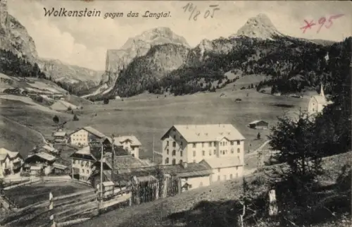 Ak Wolkenstein in Gröden Selva di Valgardena Südtirol, Dorf mit Häusern und Gasthaus, Kirche, Alm
