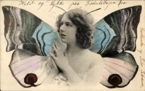 Ak betende Frau mit Schmetterlingsflügeln, coloriert