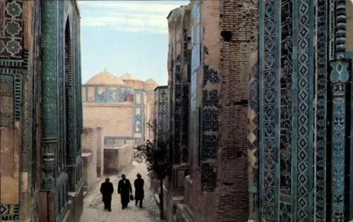 Ak Samarqand Samarkand Usbekistan, enge Gasse, blaue verzierte Wände, Fliesenmuster, vier Persone