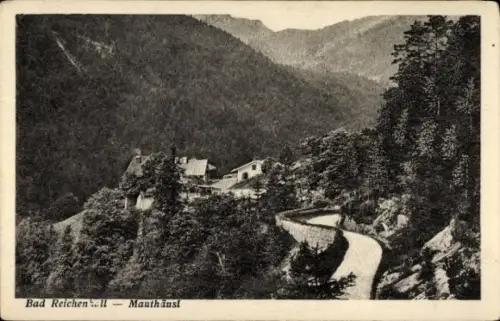Ak Bad Reichenhall in Oberbayern, Gebäudengruppe am Hang, geschwungene Bergstraße mit Brüstung, d