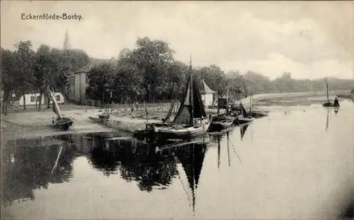 Ak Ostseebad Borby Eckernförde, Fischerboote am Anleger