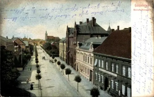 Ak Gardelegen in der Altmark, Bahnhofstraße, Bäume, Häuser, Menschen, 
