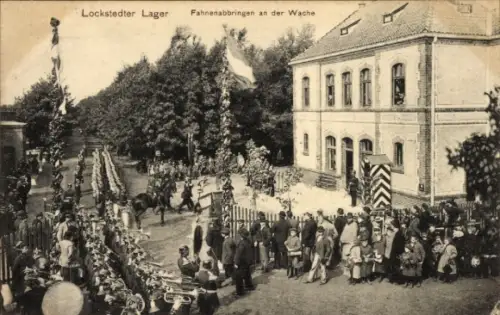 Ak Lockstedt in Holstein, Lockstedter Lager, Fahnenabbringen an der Wache