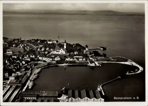 Ak Romanshorn Kanton Thurgau, Luftaufnahme, Stadtansicht, Hafen, Bodensee, Kirche, Gebäude, Wa...