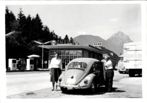 Foto Tankstelle, Auto, Ehepaar