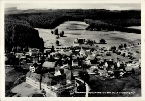 Ak Friedenweiler im Schwarzwald, Luftaufnahme von  Schwarzwald, Felder, Wälder, Gebäude