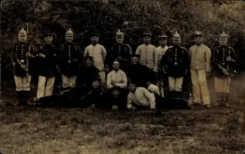 Foto Ak Posen, Übungsplatz, Deutsche Soldaten in Uniformen