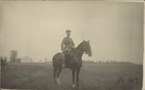Foto Ak Deutscher Soldat zu Pferde, Kaiserzeit