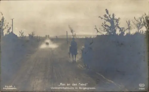 Ak Ulanenstreifpatrouille im Morgengrauen, Soldaten zu Pferden, I. WK, EAS 1765