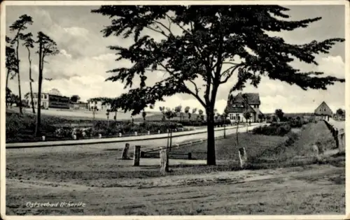 Ak Ückeritz auf Usedom in Mecklenburg Vorpommern, Straßenansicht im Ort