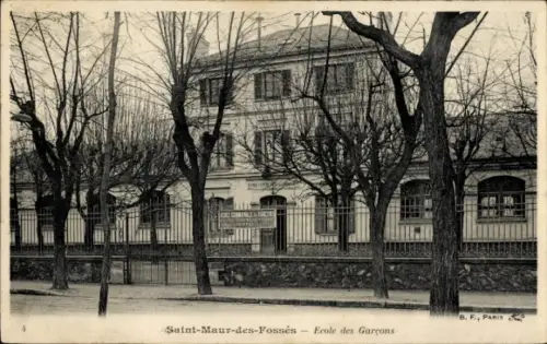 Ak Saint Maur des Fosses Val-de-Marne, École des Garcons