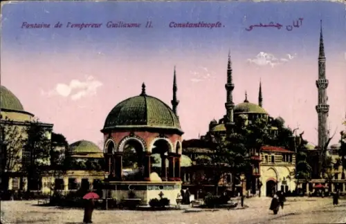 Ak Konstantinopel Istanbul Türkei, Brunnen Kuppeldach, Moschee Minaretten, Passanten, Frau mit Sc