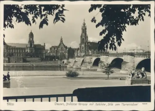 Ak Dresden Altstadt, Brühlsche Terrasse, Hofkirche, Blick vom Narrenhäusel