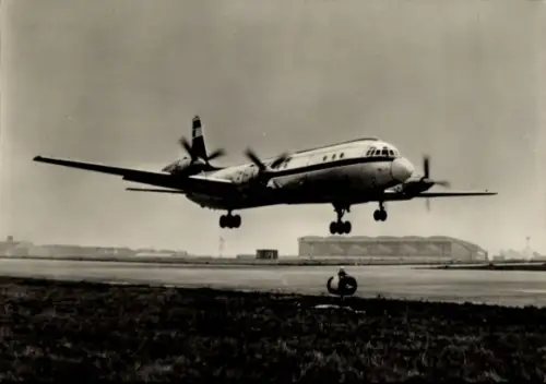 Ak Passagierflugzeug, Interflug, Turboprop IL 18