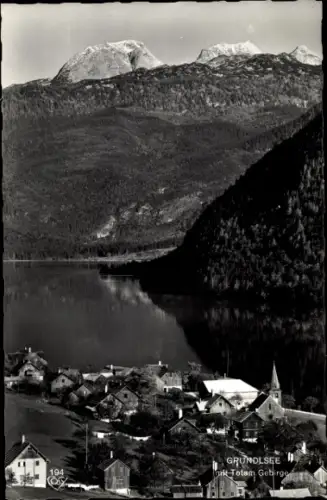 Ak Grundlsee Steiermark mit Totem Gebirge, Panorama