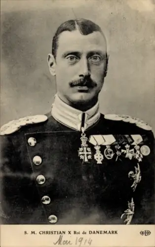 Ak Christian X, König von Dänemark, Portrait, Uniform