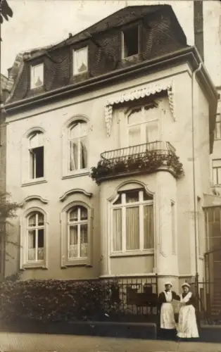 Foto Ak Frankfurt am Main, Villa, Dienstmädchen
