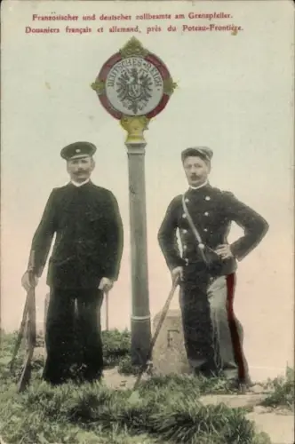 Ak Französischer und deutscher Zollbeamter am Grenzpfeiler