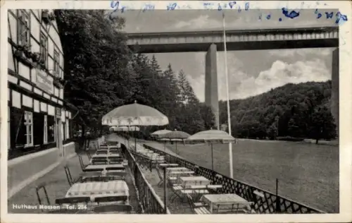 Ak Nossen in Sachsen, Huthaus  Terrasse mit Tischen, Brücke im Hintergrund