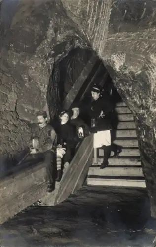 Foto Ak Berchtesgaden in Oberbayern, Besucher im Salzbergwerk, Rutsche