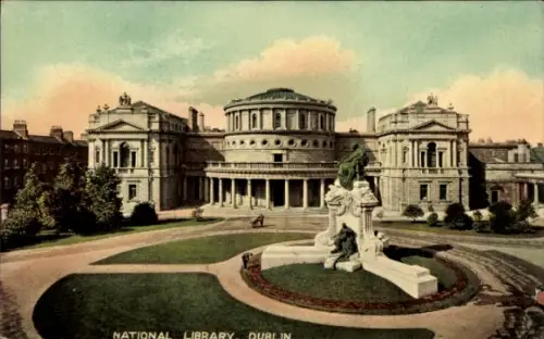 Ak Dublin Irland, Runder Mittelbau mit Säulen, seitliche Flügel, Brunnen/Denkmal vorn, Wege und R