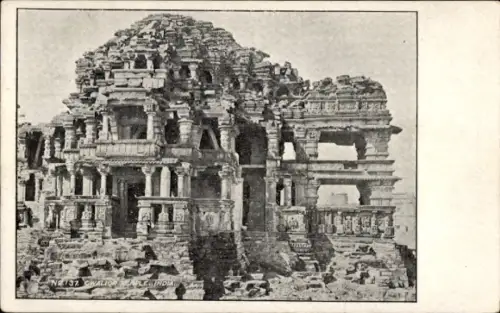 Ak Mahabalipuram  Mamallapuram Indien, Ornamentierter Steintempel, Säulenfassade mit Bögen, Trepp