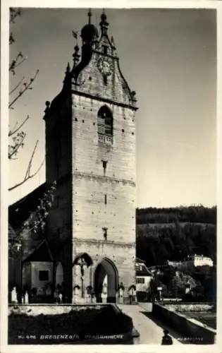 Ak Bregenz am Bodensee Vorarlberg,  Kirchturm, Uhr, Menschen, Schwarz-Weiß-Foto
