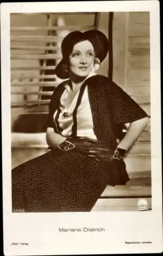 Ak Schauspielerin Marlene Dietrich, Portrait, Ross Verlag Nr. 5379/3