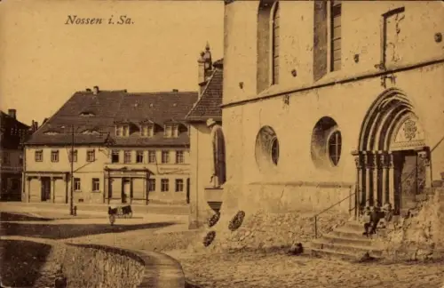 Ak Nossen in Sachsen, an der Kirche