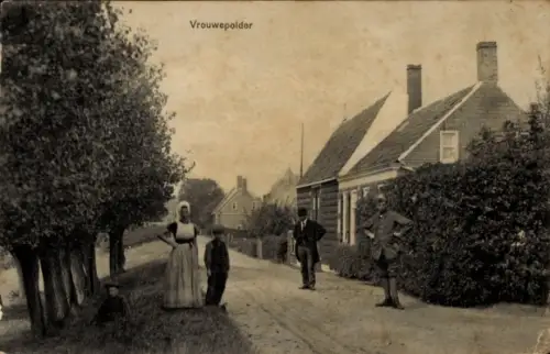 Ak Vrouwenpolder Walcheren Zeeland Niederlande, Straßenpartie