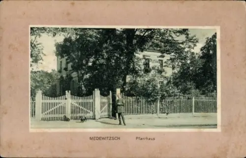 Passepartout Ak Medewitzsch Lippendorf Neukieritzsch in Sachsen, Pfarrhaus