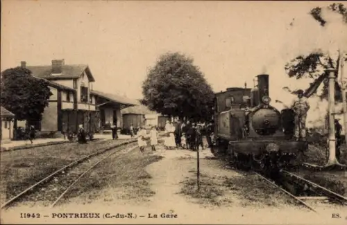 Ak Pontrieux Côtes d’Armor, Bahnhof Gleisseite, Dampflokomotive