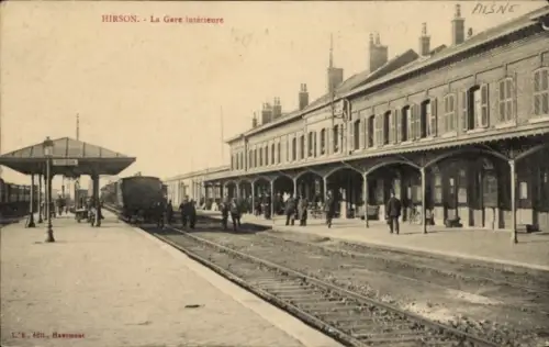 Ak Hirson Aisne, Bahnhof, Gleisseite
