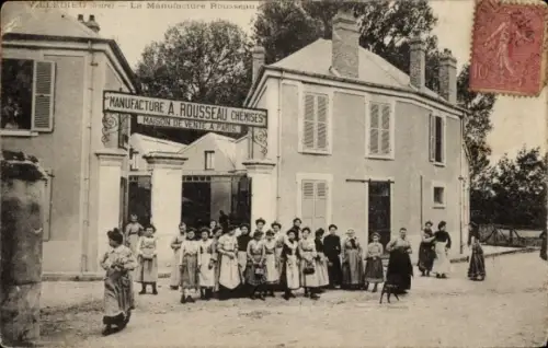 Ak Villedieu les Poêles Manche, Frauengruppe vor der Manufacture Rousseau, Schilder mit Firmennam