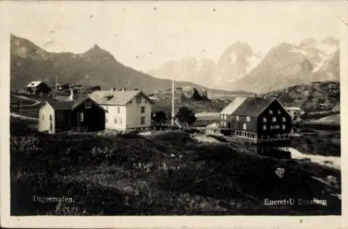 Ak Digermulen Norwegen,  Berge, Häuser, Wasser, Schwarz-Weiß-Foto