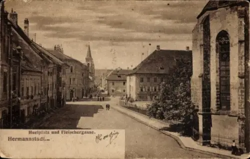 Ak Sibiu Nagyszeben Hermannstadt Rumänien, Huetplatz, Fleischergasse,  Gebäude, Menschen auf der 