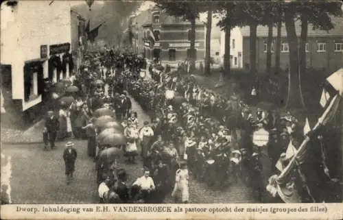 Ak Dworp Beersel Flämisch Brabant, Amtseinführung Pastor E. H. Vandenbroeck, Festzug