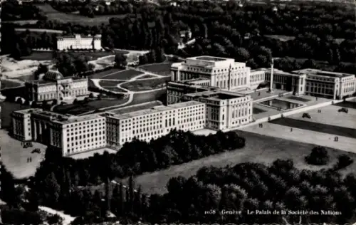 Ak Genf Stadt Schweiz, Vogelperspektive, großer Palastkomplex, Innenhöfe, breiter Vorplatz, umlie