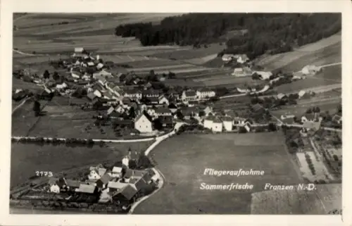 Ak Franzen in Niederösterreich, Gesamtansicht, Fliegeraufnahme