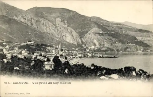Ak Menton Alpes Maritimes, Bucht mit Strand und Promenade, Hafenpier, Siedlung mit Kirchturm, fel