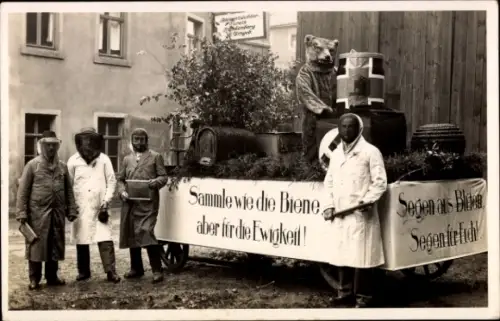 Foto Ak Frankenberg in Sachsen, Festwagen der Imker, Sammle wie die Biene, aber für die Ewigkeit