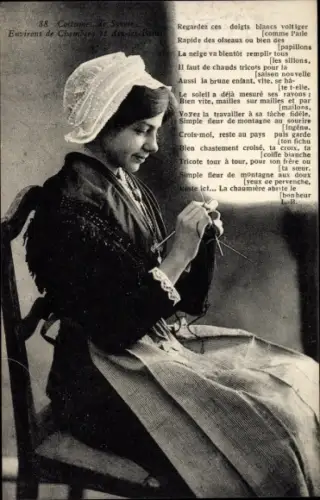 Ak Costumes de Savoie, strickende Frau in Volkstracht aus der Auvergne